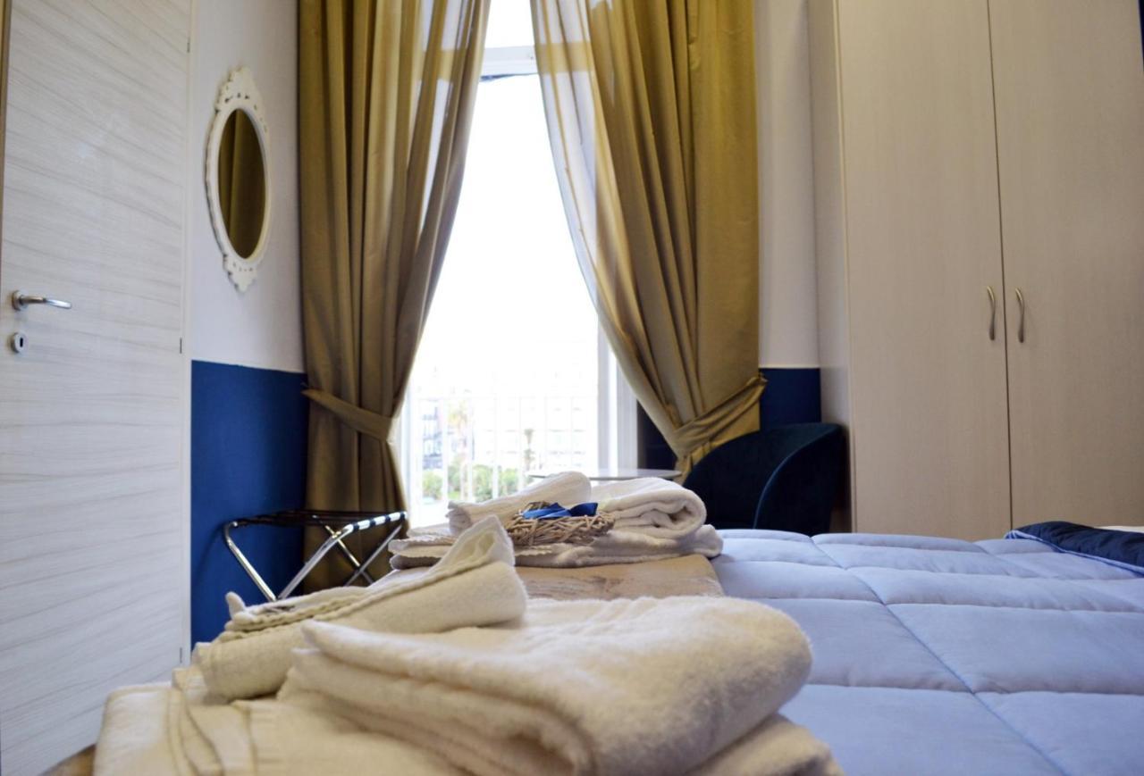 Il Viaggio Di Dante Historical Center Bed & Breakfast Наполи Екстериор снимка