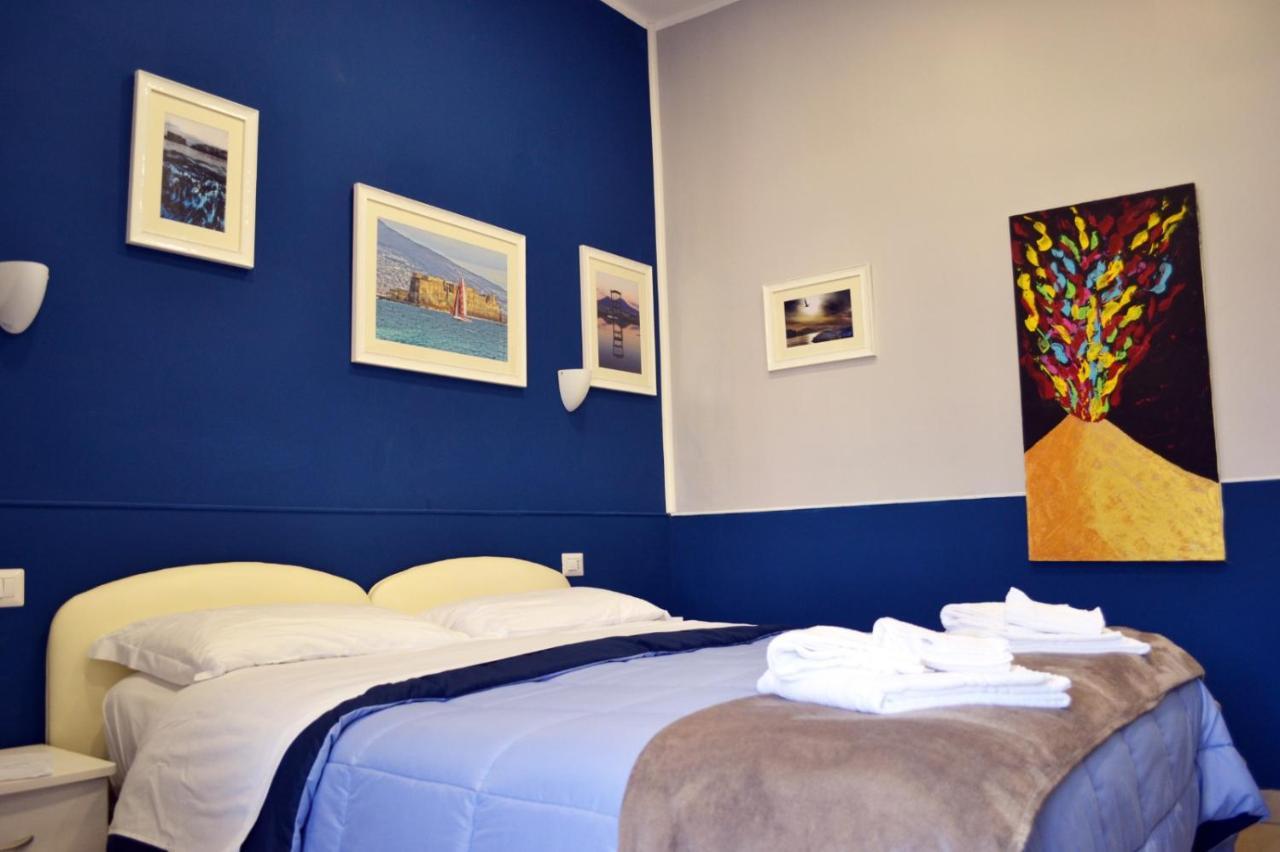 Il Viaggio Di Dante Historical Center Bed & Breakfast Наполи Екстериор снимка