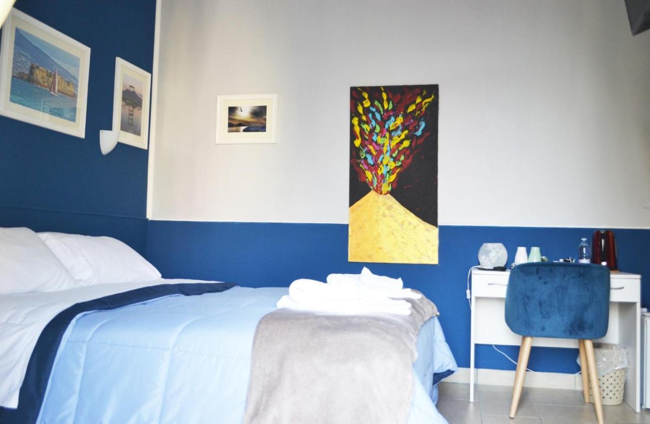 Il Viaggio Di Dante Historical Center Bed & Breakfast Наполи Екстериор снимка