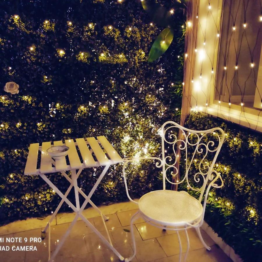 Il Viaggio Di Dante Historical Center Bed & Breakfast Наполи Екстериор снимка