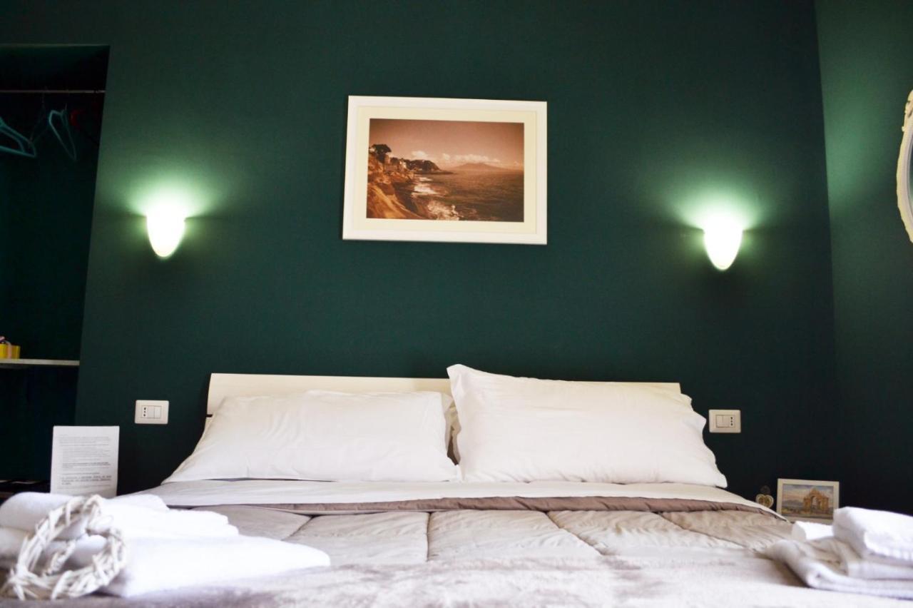 Il Viaggio Di Dante Historical Center Bed & Breakfast Наполи Екстериор снимка