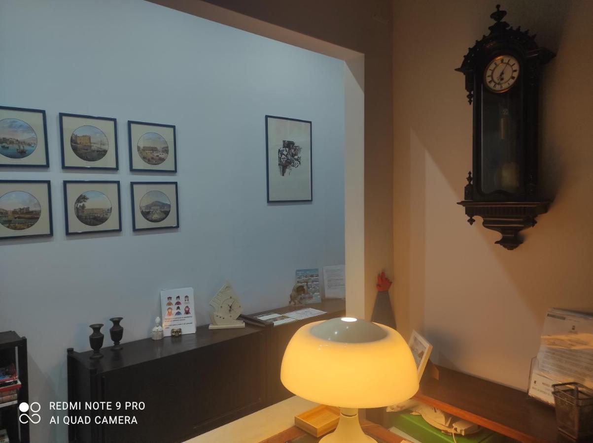 Il Viaggio Di Dante Historical Center Bed & Breakfast Наполи Екстериор снимка