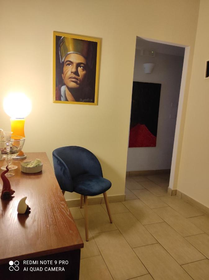 Il Viaggio Di Dante Historical Center Bed & Breakfast Наполи Екстериор снимка
