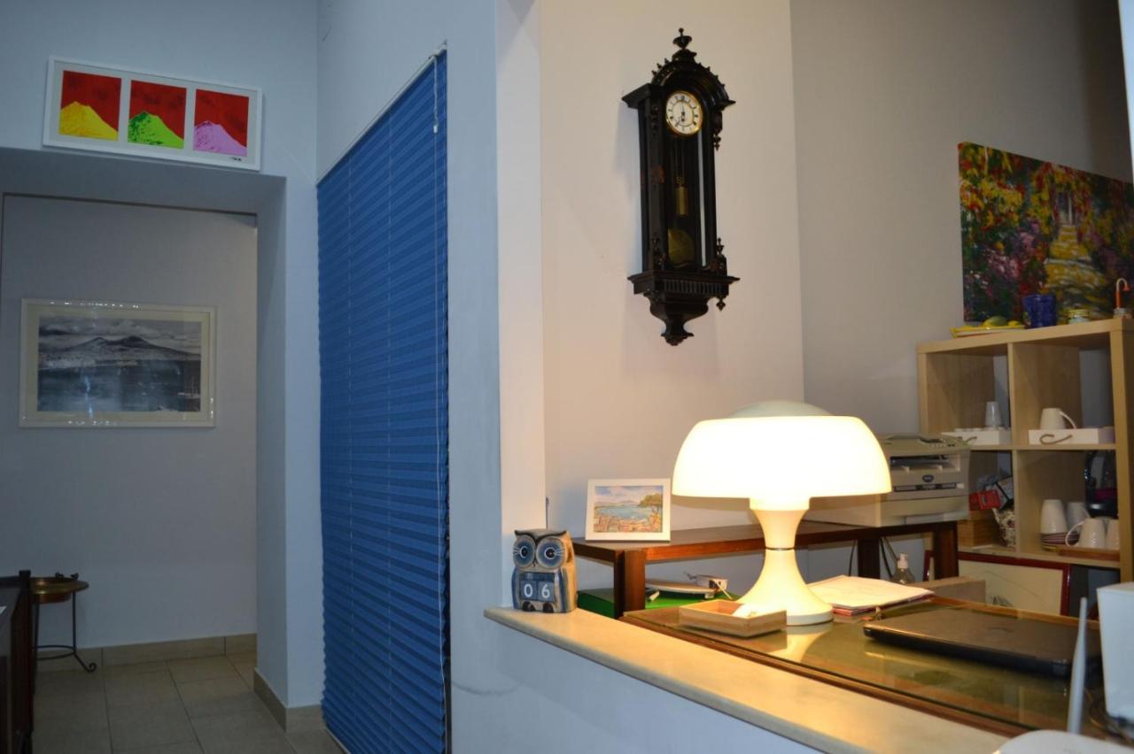 Il Viaggio Di Dante Historical Center Bed & Breakfast Наполи Екстериор снимка