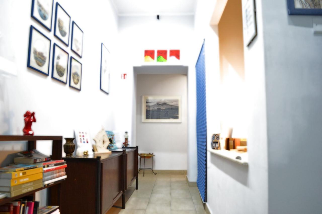 Il Viaggio Di Dante Historical Center Bed & Breakfast Наполи Екстериор снимка