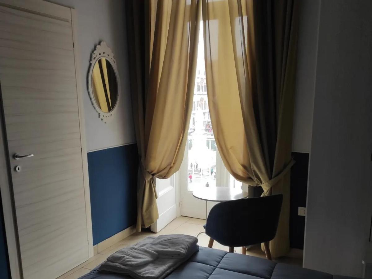 Il Viaggio Di Dante Historical Center Bed & Breakfast Наполи Екстериор снимка