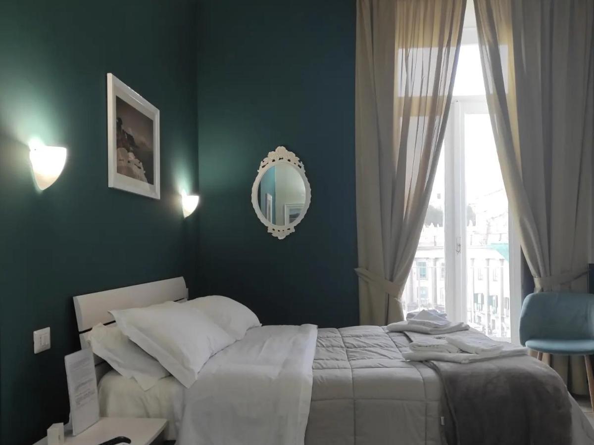 Il Viaggio Di Dante Historical Center Bed & Breakfast Наполи Екстериор снимка