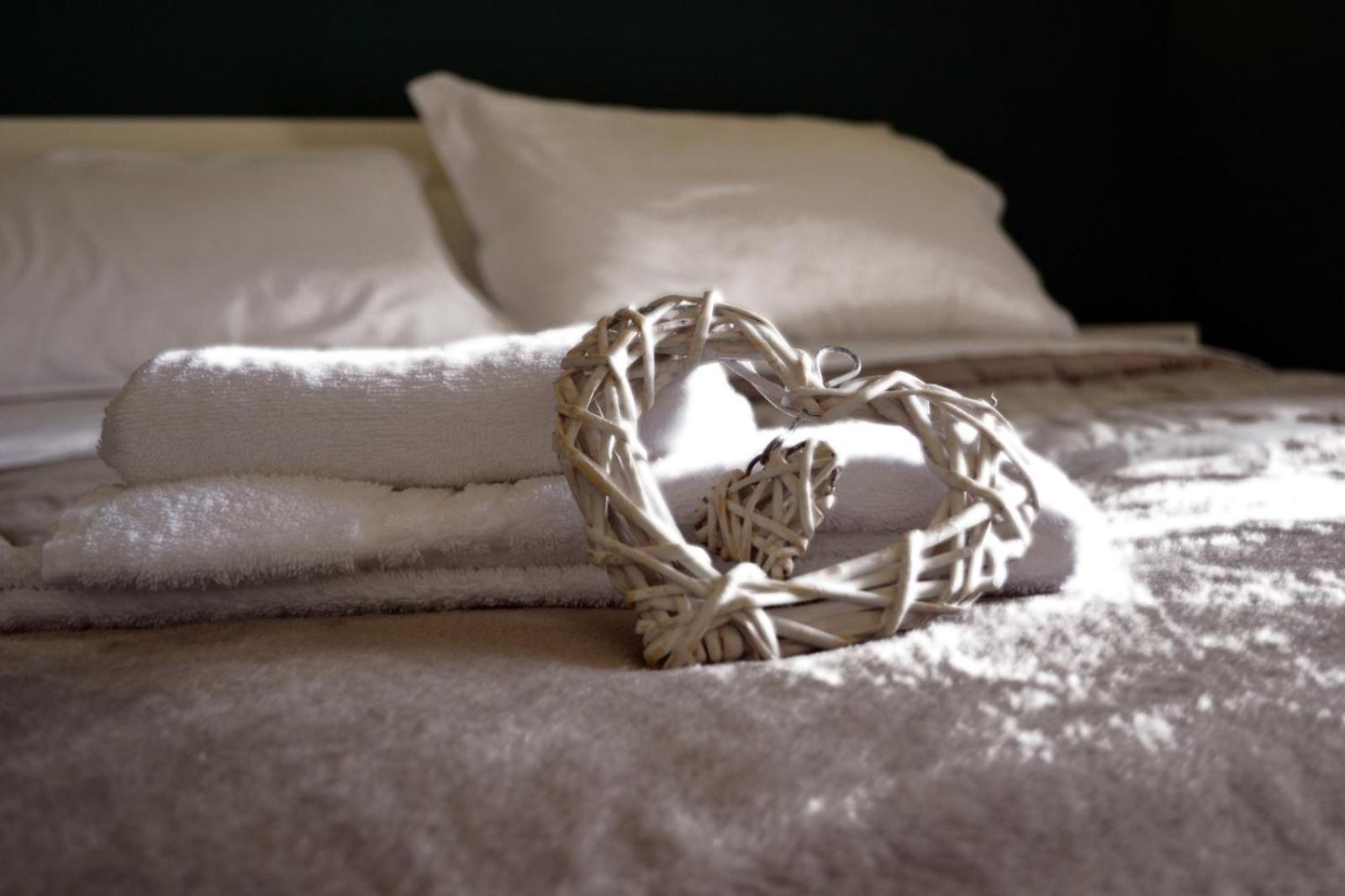 Il Viaggio Di Dante Historical Center Bed & Breakfast Наполи Стая снимка