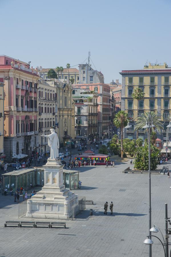 Il Viaggio Di Dante Historical Center Bed & Breakfast Наполи Екстериор снимка