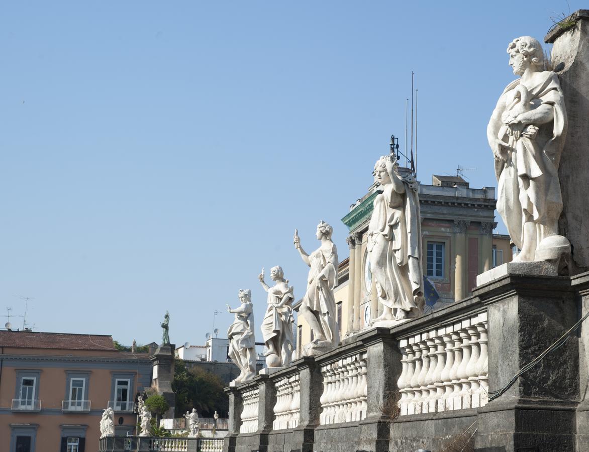 Il Viaggio Di Dante Historical Center Bed & Breakfast Наполи Екстериор снимка