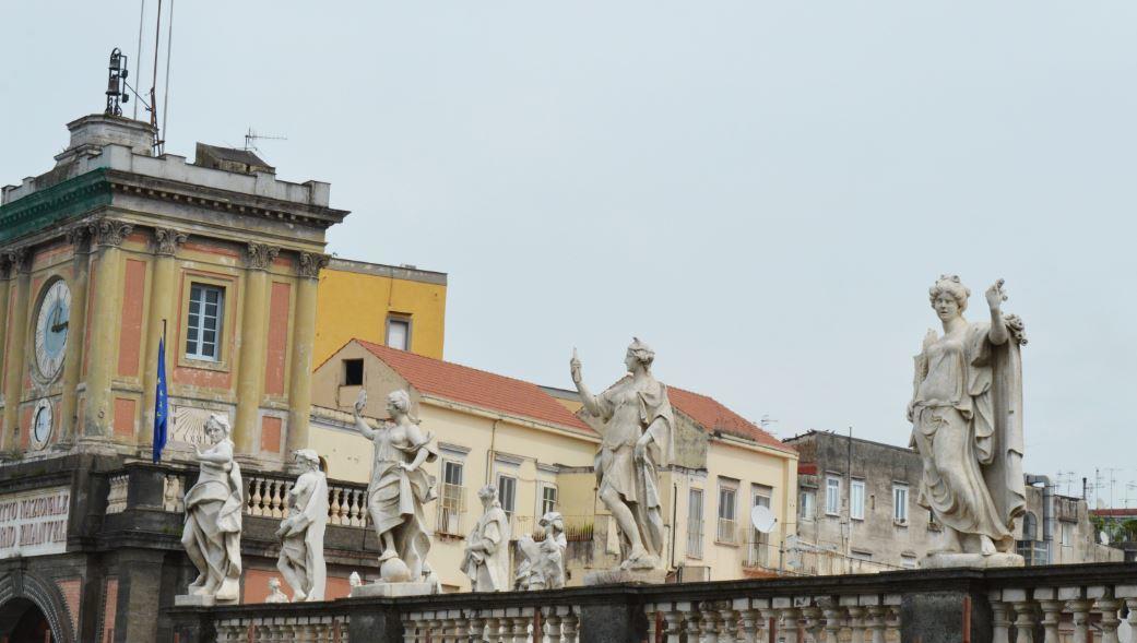 Il Viaggio Di Dante Historical Center Bed & Breakfast Наполи Екстериор снимка