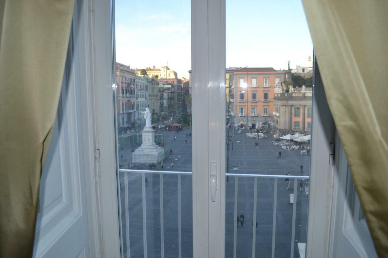 Il Viaggio Di Dante Historical Center Bed & Breakfast Наполи Екстериор снимка